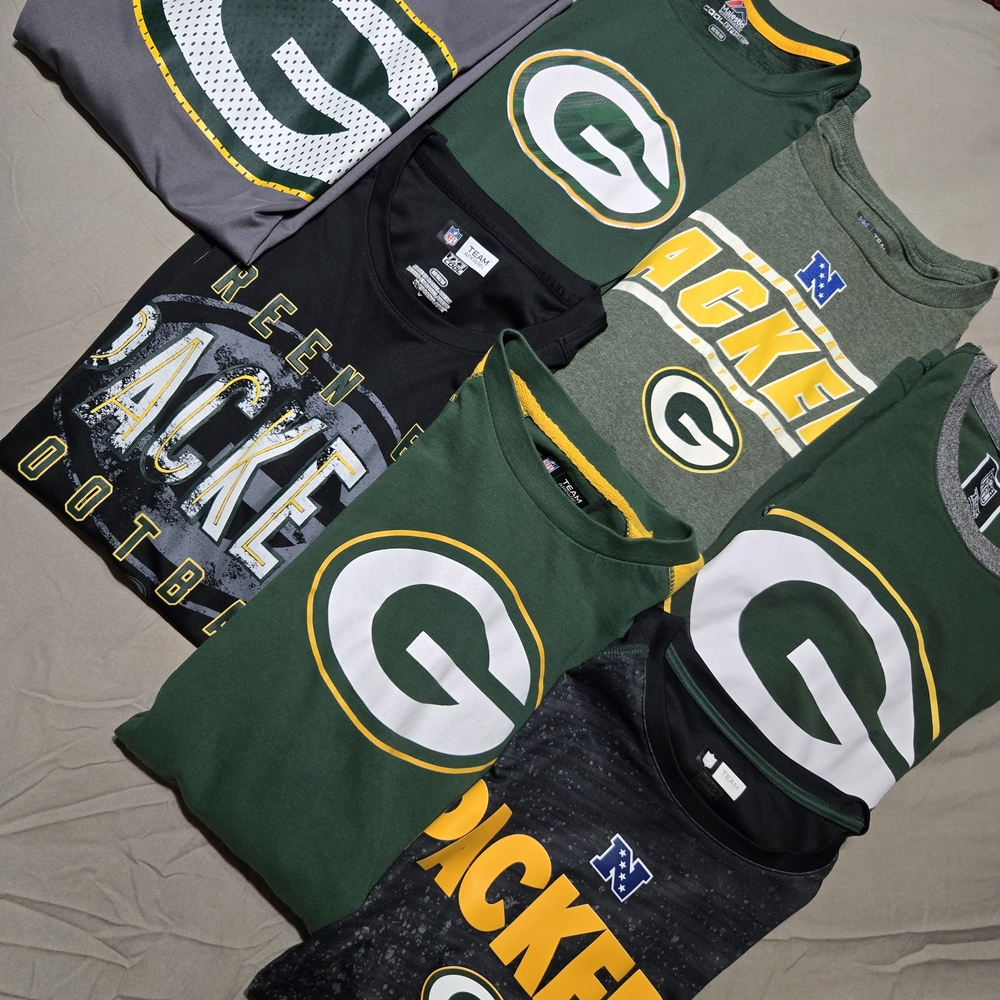 Lot Of MEDIUM NFL Green Bay Packers Short Sleeve T-Shirts - Green, Black, Gray